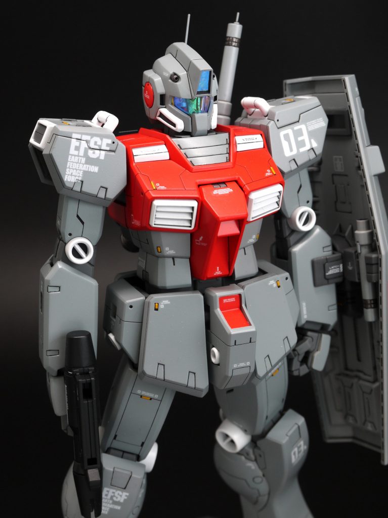 <頭>・メインカメラ大型化、リアカメラ延長・トサカ、頭頂部、襟足の形状変更・バルカン別パーツ化・頬ダクトシャープ化・口形状変更、下カット、前・上拡大・アンテナを真鍮線に変更<胸>・Ver. Kaをベースに左右各2mmずつ削り込み・中のフレームも2mmずつ幅詰め・腹2mm幅詰め  中のブロックは抜けないので、作り込んでいません。・首軸2mm後ろに、0.5mm短く・肩軸2mm後ろに・胸ダクトは前作のガンダムに使ってしまったので、プラ板でスクラッチ