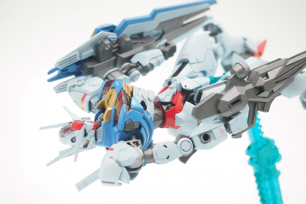 アニメポスターっぽいポージング(顔をもう少し上に向けるようにしたかった。。。)