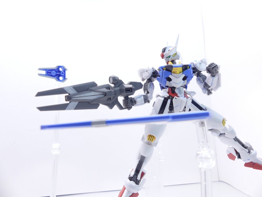 ビットステイヴをディスプレイするには各種スタンドの力を借りたりしましょう・・・3ミリジョイントじゃないものは1月発売のディプレイベースを待ってね。