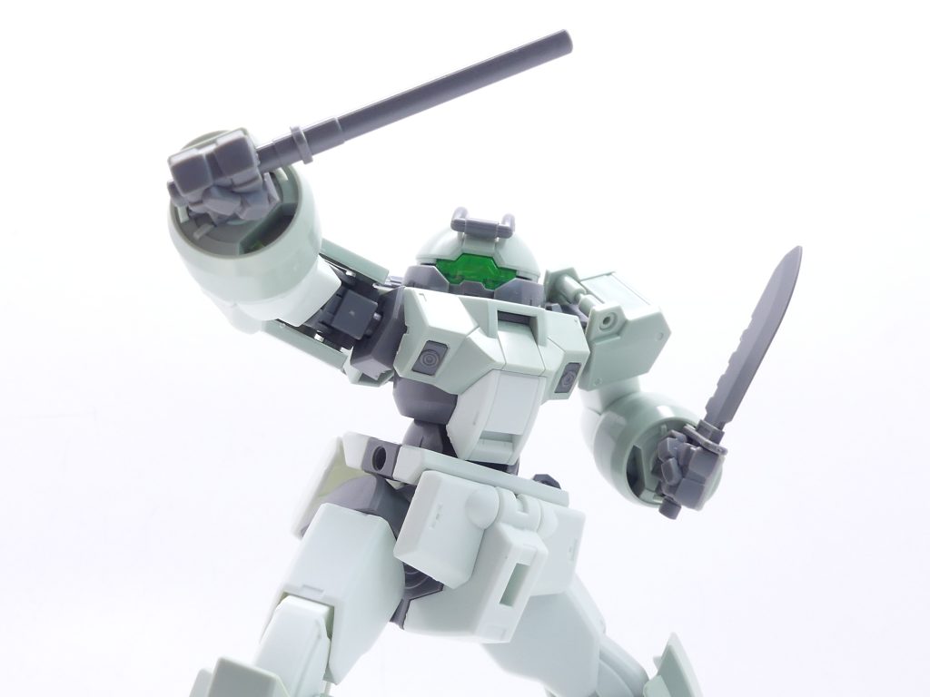 コンバットナイフ:小型実体剣。切断作業にも使用される。ナイフ用マウントパーツも付属(3ミリ軸)。ああ、写真枚数に制限のないブログの「マクスミッション」と違ってこっちは16枚制限なのだった。製作ストーリーの方でちょっとだけ延長戦を・・・そして良いお年をお迎えください。