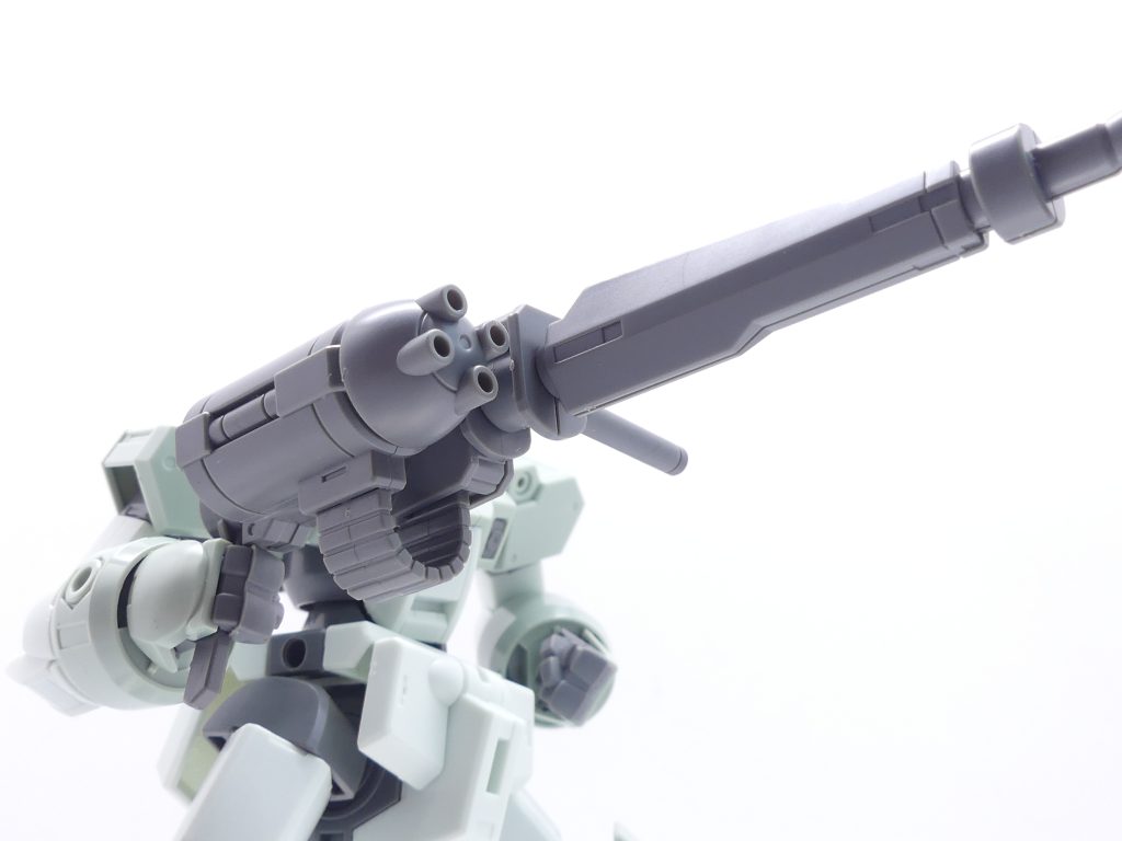 さらにサイド部は本キット付属の弾倉パーツに切り替え可能であるほか(本キット用のパーツで接続)、先端には3ミリで武装を拡張可能。コンポジット装備に出来ます。ちなみに「30MM」のデコレーションタブ関係との互換性はありません。