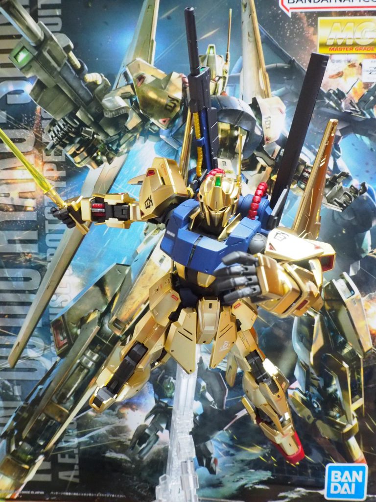 ポーズ決めるときに頭をグリグリ動かしていてアンテナ折りましたがもう1本ついてました。アンテナパーツは予備があると安心です。