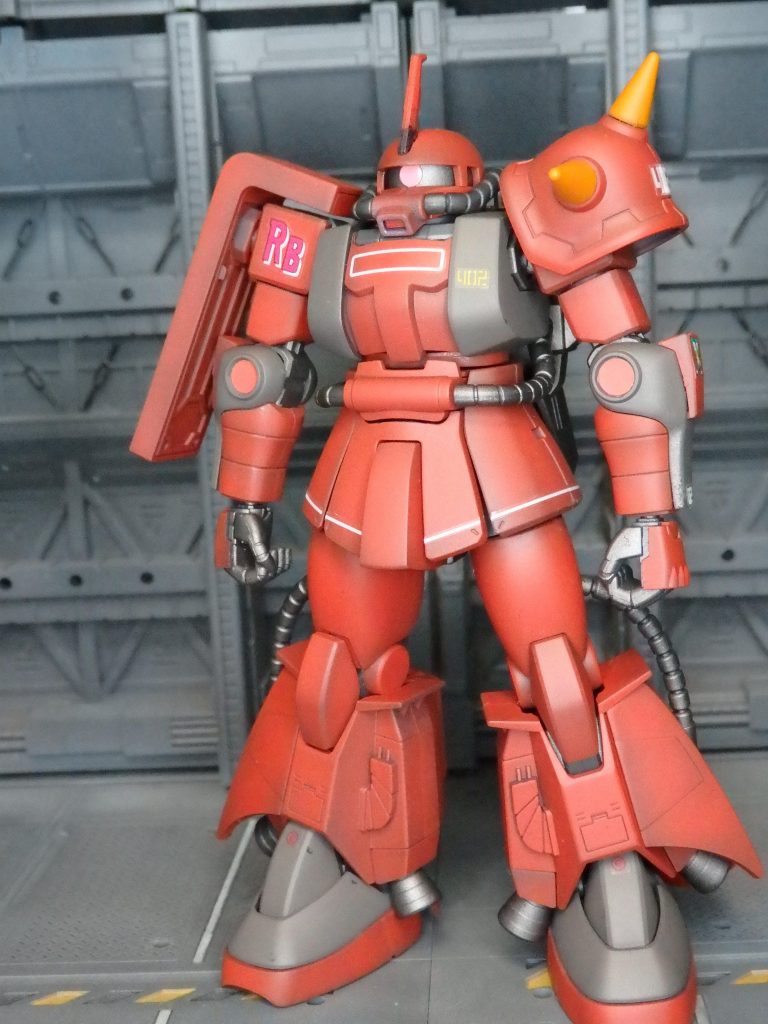 ジョニー・ライデン専用ザクの武装は下記の通りです。■ジャイアント・バズ■ザク・マシンガン■ザク・バズーカ■ヒート・ホークザクなのにジャイアント・バズなんですね。