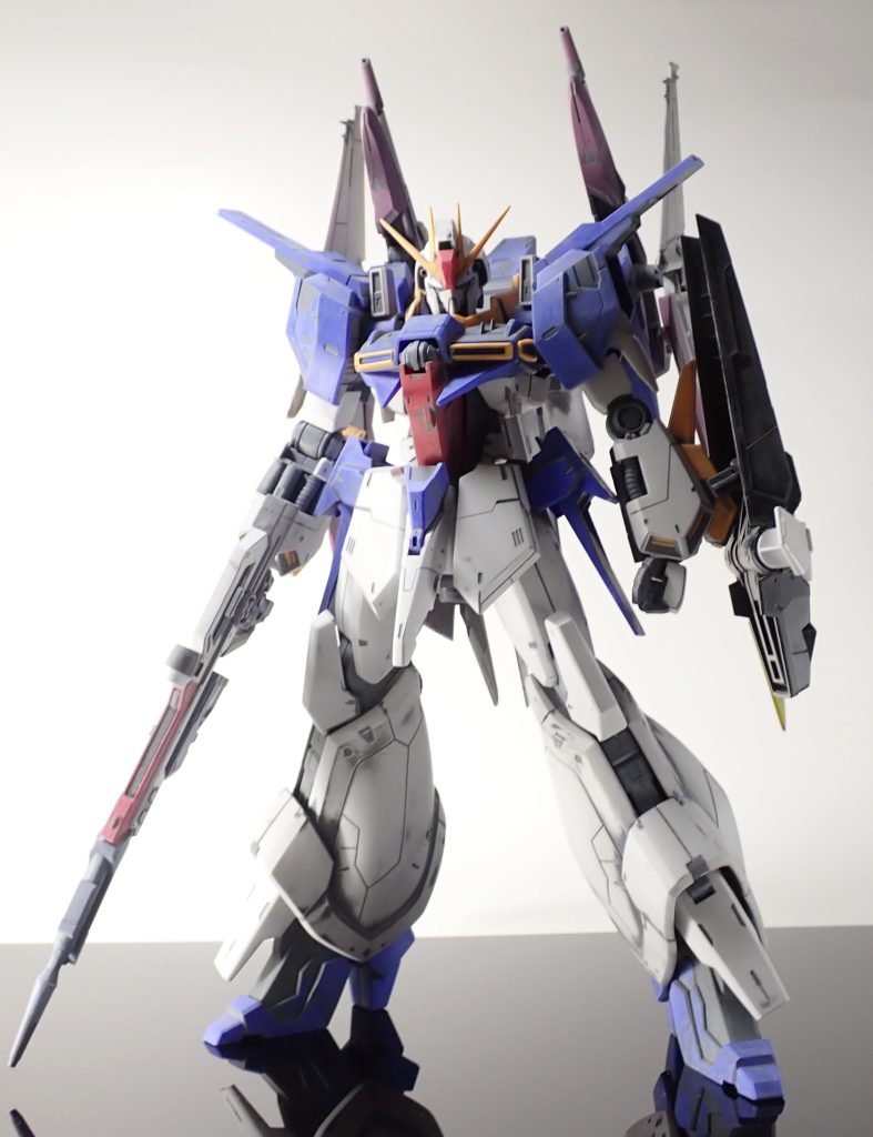 塗装前改修点〇バックパック側・主翼をMGジャスティスのものに変更して厚みを加えました。・ミサイルを廃し、ジャスティスのフォルティスビーム砲を追加。 ジャンクパーツでそれらしくしてバーニアに接着。