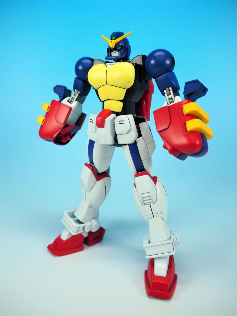 ボクサーモード設定通り再現可能肩の形状は劇中通り球体にすることにこだわったので、立体物に大体存在する謎ピンは無くしました腹のパーツは胸部と腹部の2パーツ構成にすることで可動にも対応