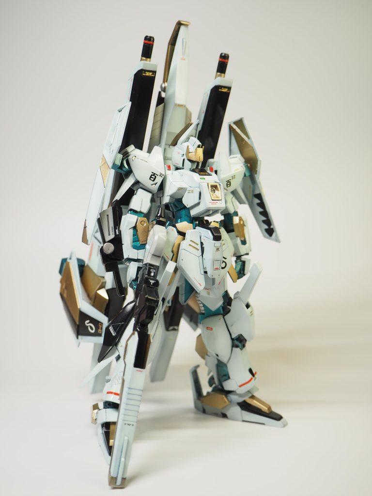 ウイングは折りたたんでいる方が好き.右サイドを見たときにデルタがちらりと見えるところなんかですね.