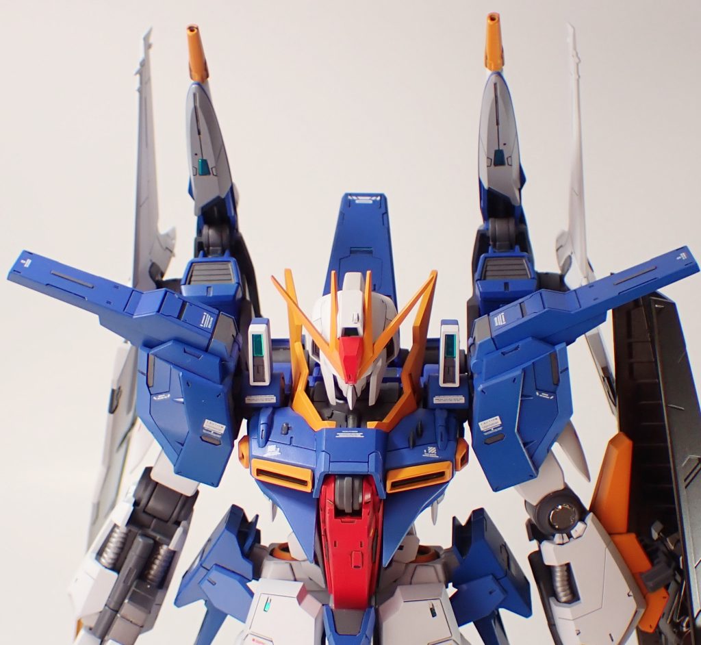 カラーリング・白:EXホワイト+EXシルバー・青:コバルトブルー+ウルトラブルー(塗り分けはアイスコバルトブルー)・赤:ロイヤルブライトレッド・黄:ビビットオレンジ・フレーム:メカサフヘヴィ+EXブラック