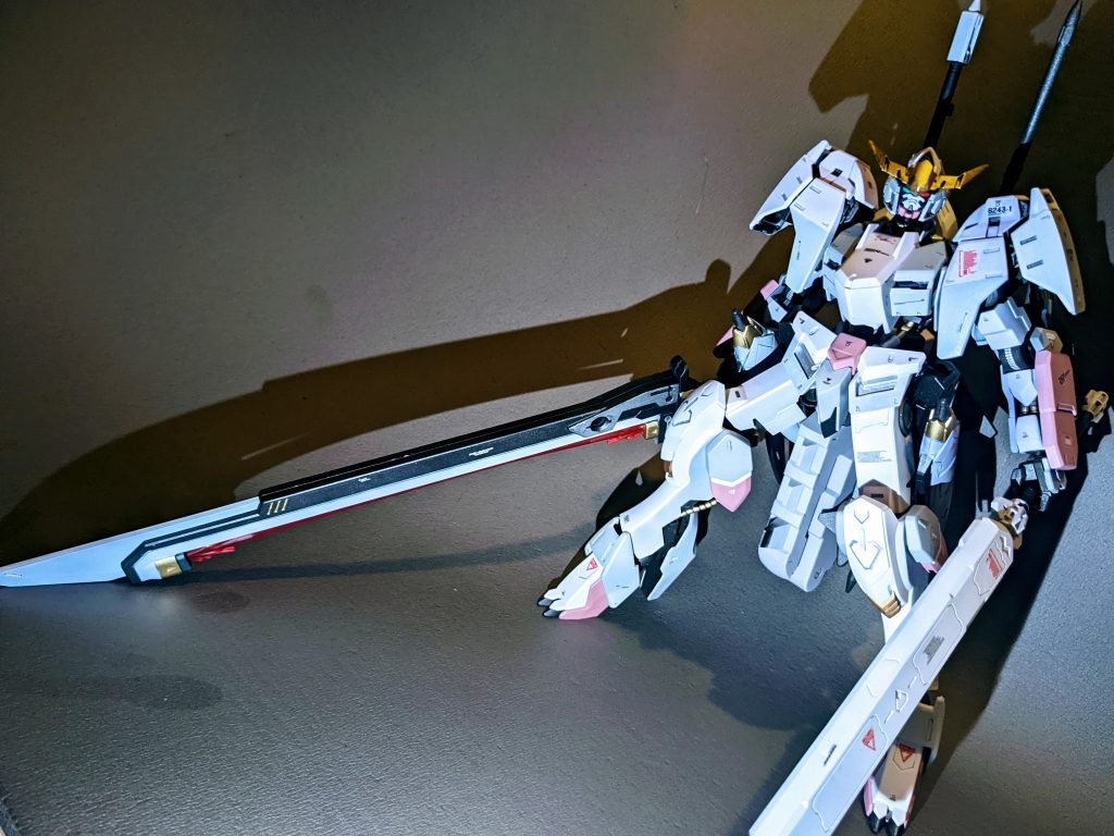 1/60ストライクのソード持たせてます、、