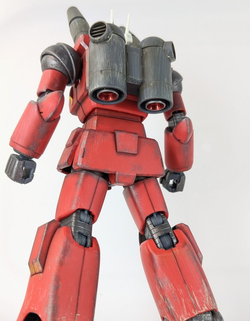 漢は背中で語ります。バーニアはガンダムマーカーメッキシルバーとロイヤルメタレッド。ほとんど見えません(笑)