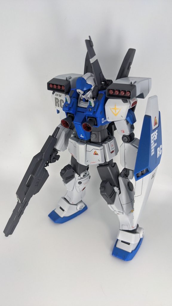 フル装備状態。肩部がジム3なのでミサイルランチャーも装備可能。