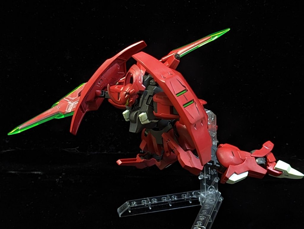 なんでしょうね、この迸るオーラバトラー感…いい意味でガンダムシリーズっぽくなくて好きです