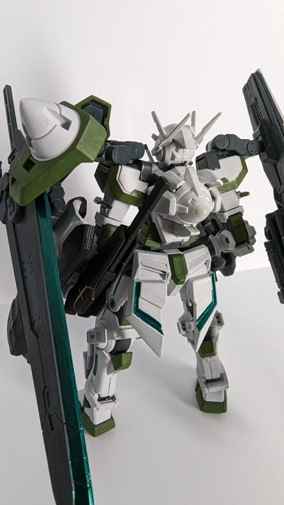 　後ろ　左腕に付いているのはブシドー専用アヘッドのビームサーベルです