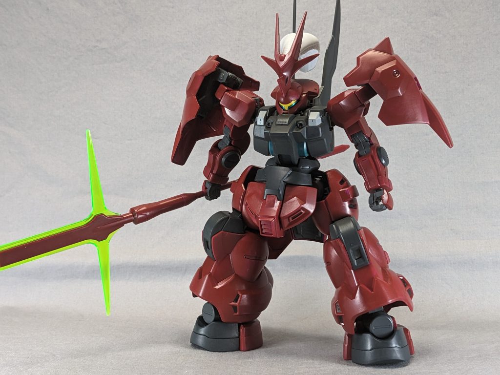 カラーリングをダークレッド寄りにしています。ノズルも塗り分けしたんですが潰れてわかんないすね…。