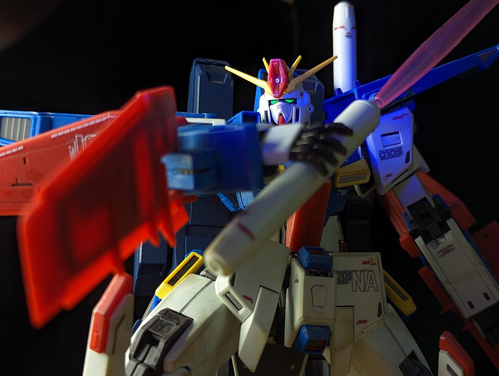 ビームサーベルがとにかくでかい。