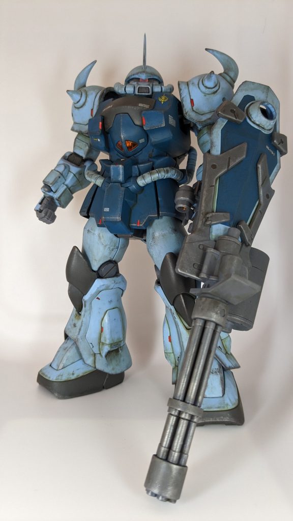 ガトリングシールド…格好良いんですが、重すぎてポーズが付けられません🤣そして重火器類の金属表現がヘタクソです🥲ウェザリングマスターを塗り塗りしても思うようにいきません、、