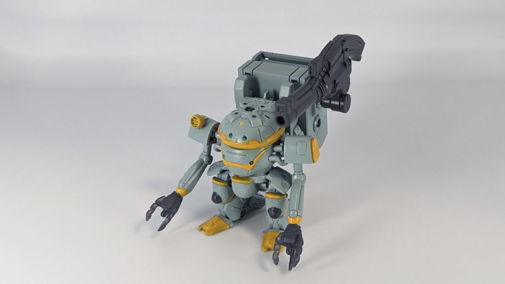 お供のサポートメカ。カスタムMMSの「ドラちゃん」です。高性能AI搭載の完全自立型MMSで連邦の壊し屋の相棒。MSの修理から弾薬の補給、戦闘のサポートとツッコミまでこなす可愛いヤツです笑