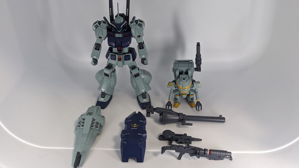 オプション全部。ビームブラスターは今回のお気に入り武器です。機体の配色はかなり悩みましたが、勘で選んだらちょっとリガズィっぽい感じの色になりました。サポートメカも作れたので2022年最後の作品としてはかなり大満足です(^^)/来年もいろんな作品が作れるように精進していきます。それではみなさま良いお年を!