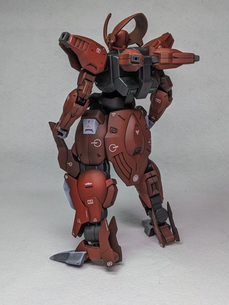 なんとなく工夫してみた点として、塗り重ね方回数を少なくした箇所と多くした箇所を分けてみました。例えば太ももとかは光が当たらなそうなので２回、ふくらはぎはしっかり発色させたいので４回くらい。な感じです。