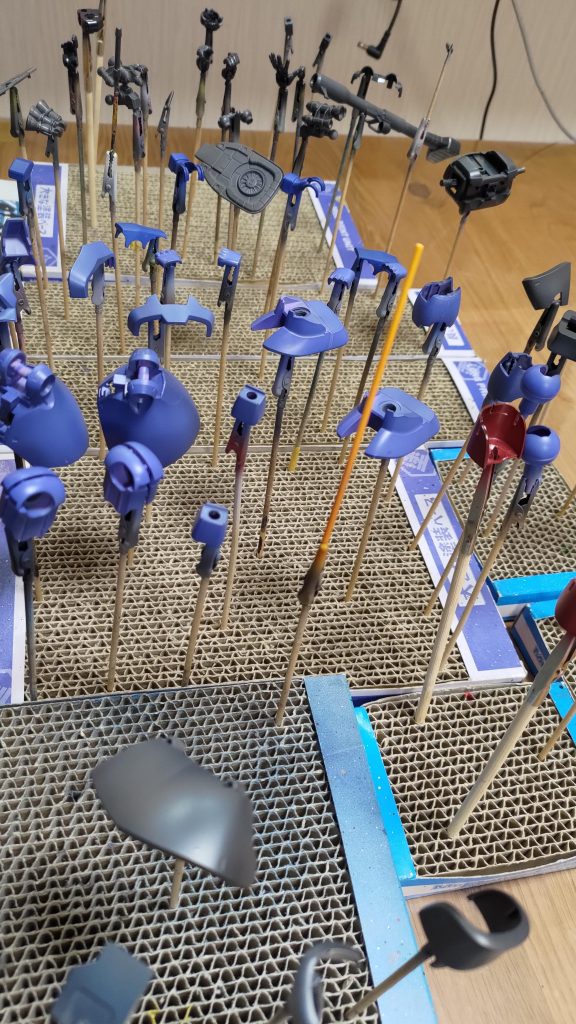 基本塗装終了時 リアスカートや脚部にグラデーション塗装しているのがわかりますか?