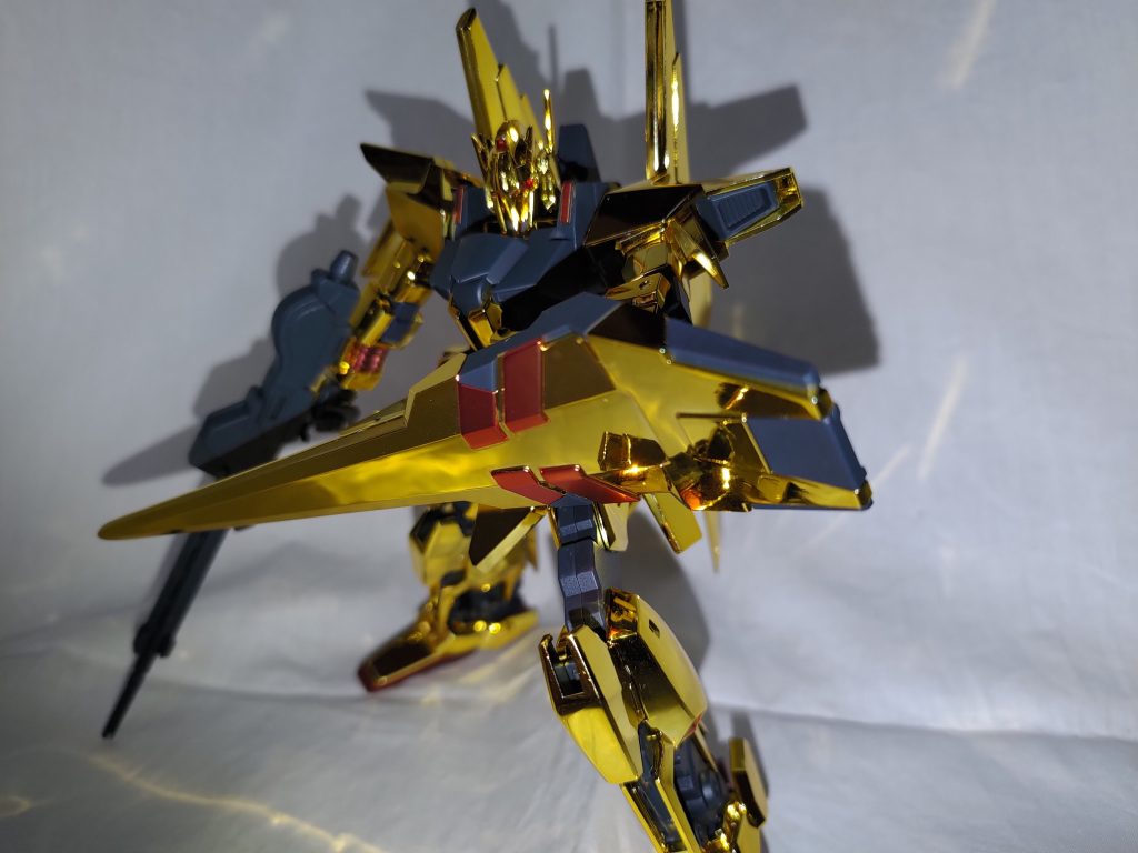 メッキ部分の赤い箇所は下地をメッキのままでクリアーレッドを塗装しています