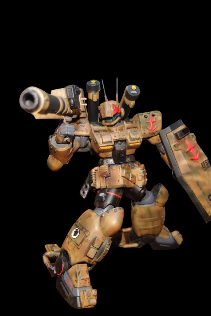 緩い三色迷彩で良かったなと自己満してます。デルタアクセントになるように右股の赤ライン→頭部バイザー裏レッド→左肩エンブレム→シールドエンブレムのレッドが意外にお気に入りですwww