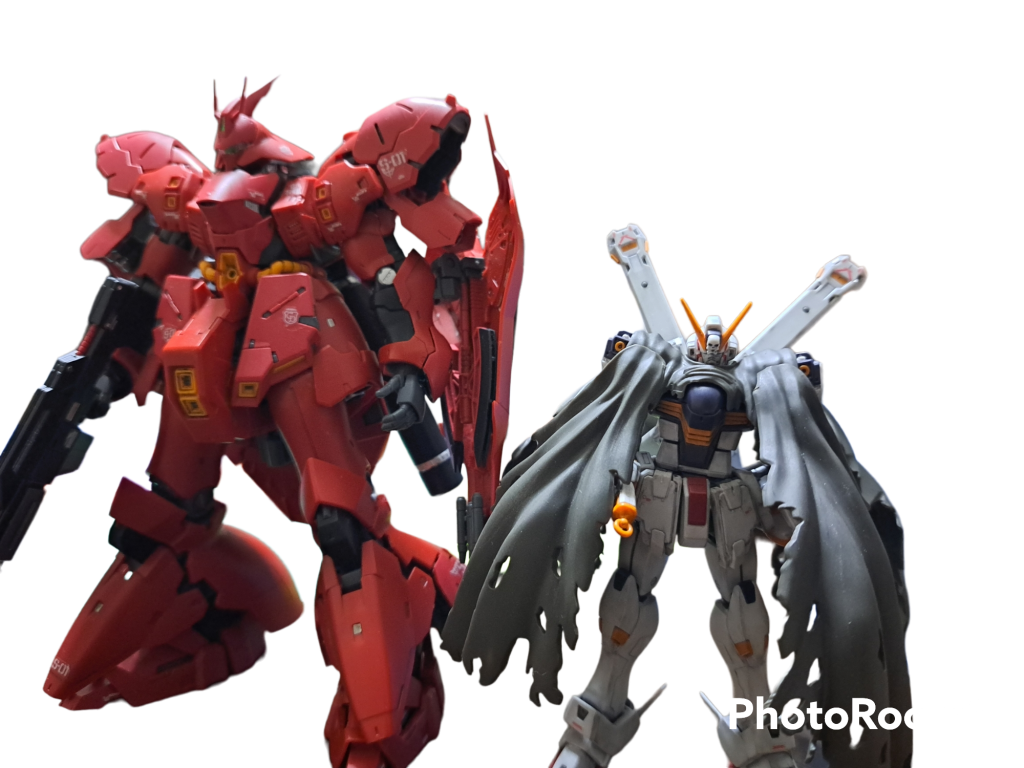 同じRG でもこの差。サザビーの腰までしかない。