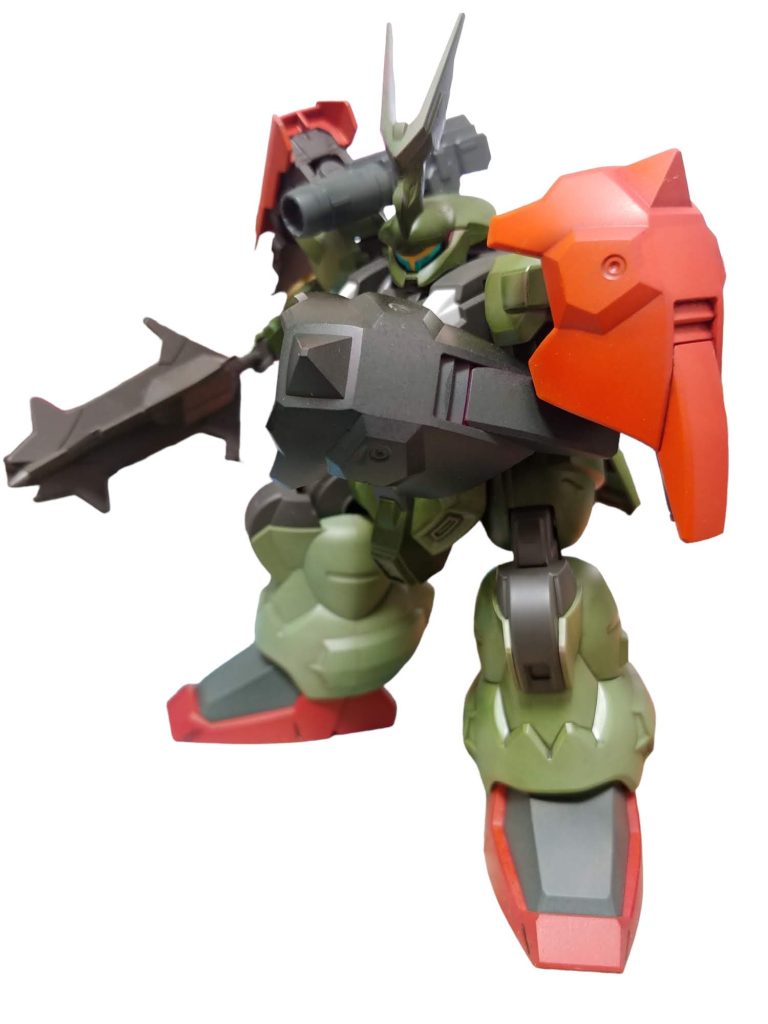 ベース機体はジェターク・ヘビー・マーシナリー社製MSのディランザ。重量級MSでありながら高機動であるのを活かし、相手の射撃武装は左肩と左腕の盾でシャットアウトして一気に間合いを詰めて、右腕のメイスで相手の姿勢を崩しながら戦うようにカスタマイズ。