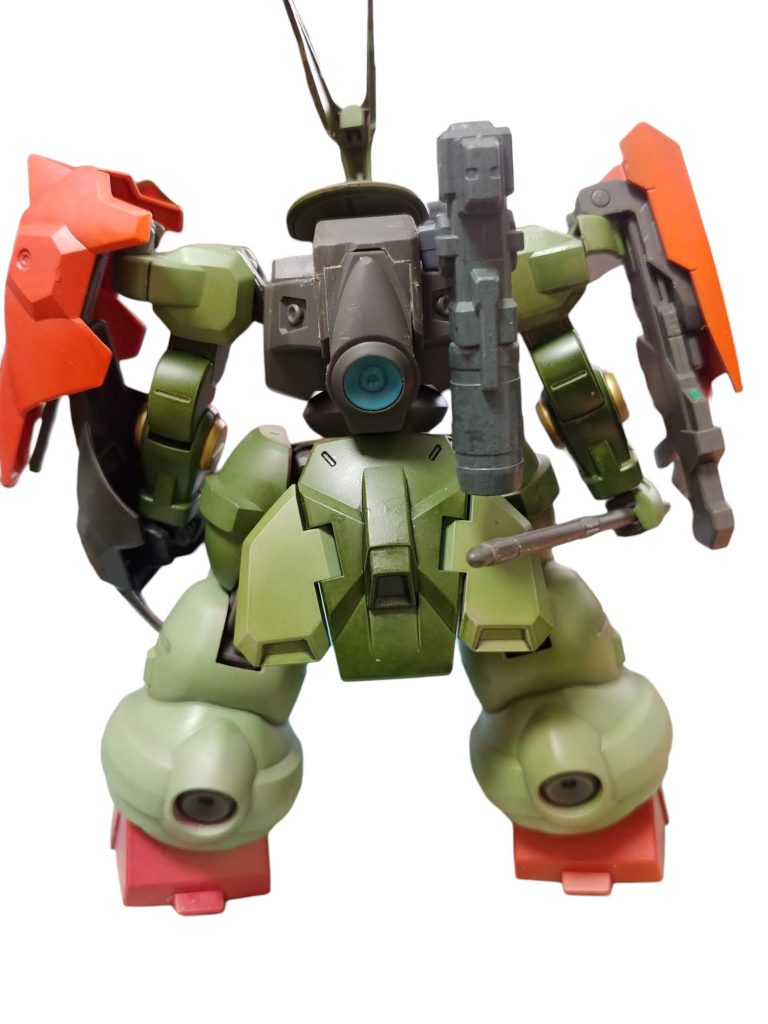 背面はこんな感じ。殆どディランザと変わらない。