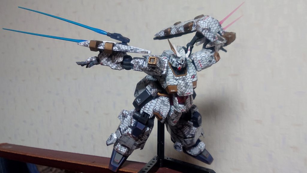 豪快なサーベル格闘モーション