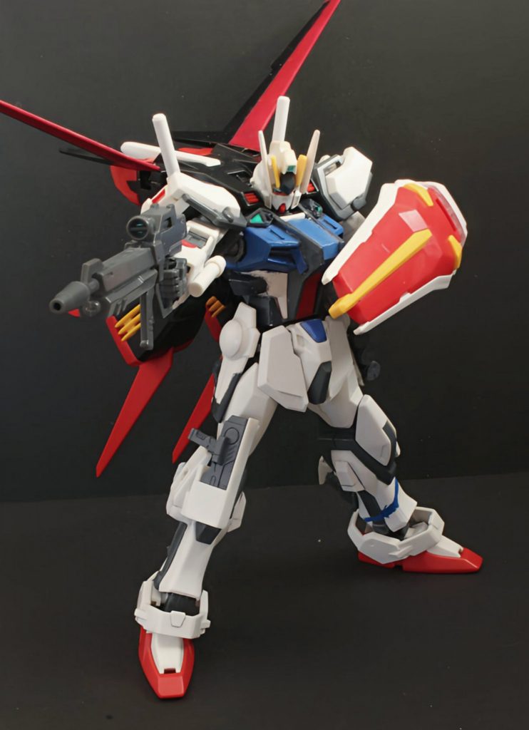  装備変更で戦闘用としても今まで通りの活動も可能 各種ストライカーパックにも対応