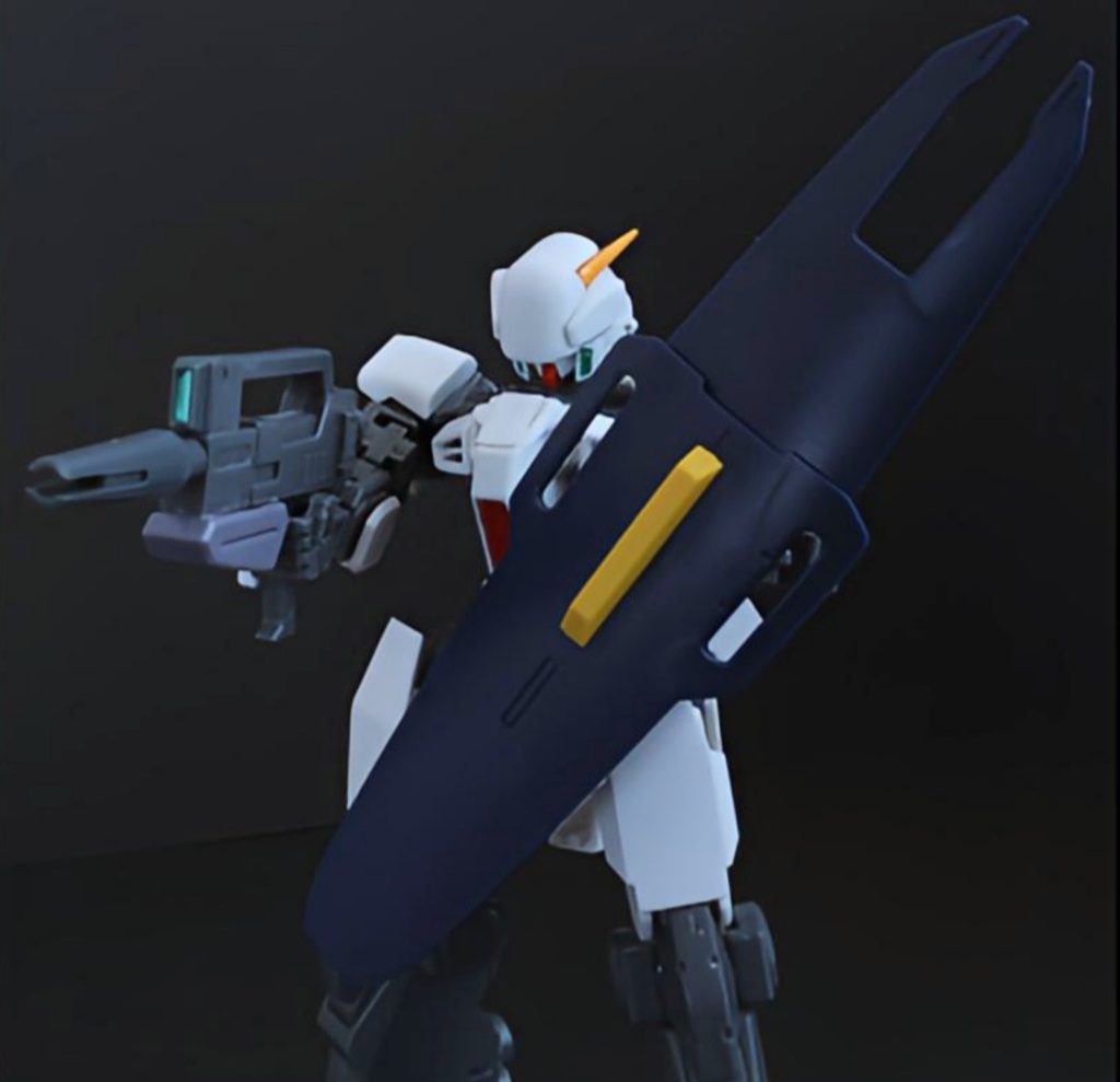 武装はビームライフルを装備 ジムⅡ等が装備しているモノと同型のモノを使用しているが、機体エネルギーを使用しないためEパックを使用できるよう改良している