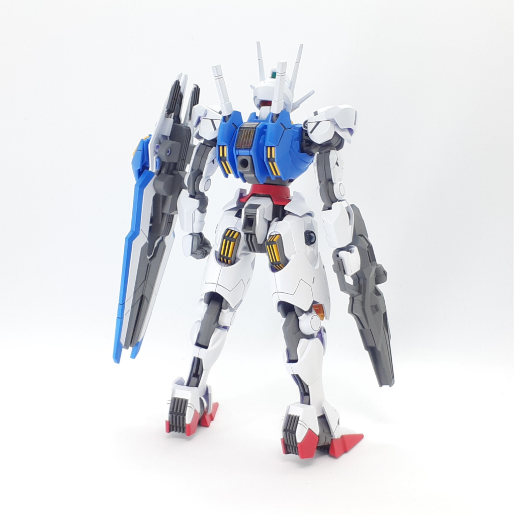 フレーム等:ガイアカラーニュートラルグレーⅣセンサー:ガンダムマーカールミナスメタグリーンスミ入れ:タミヤエナメルジャーマングレー等トップコート:Mr.カラーGXスーパースムースクリアーつや消し