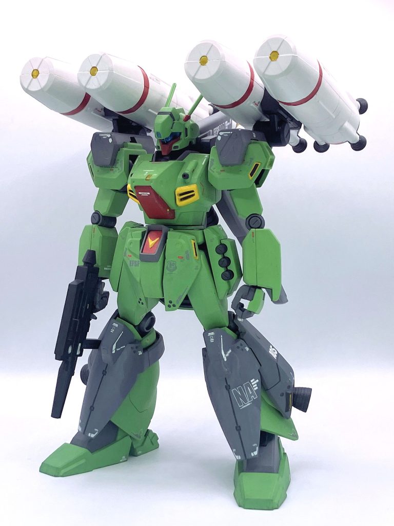 デカールはメインでRG Hi-νガンダムのを+オリジン連邦系を使用しています。ロンドベルの部隊章がカッコよかったので(*ノωノ)