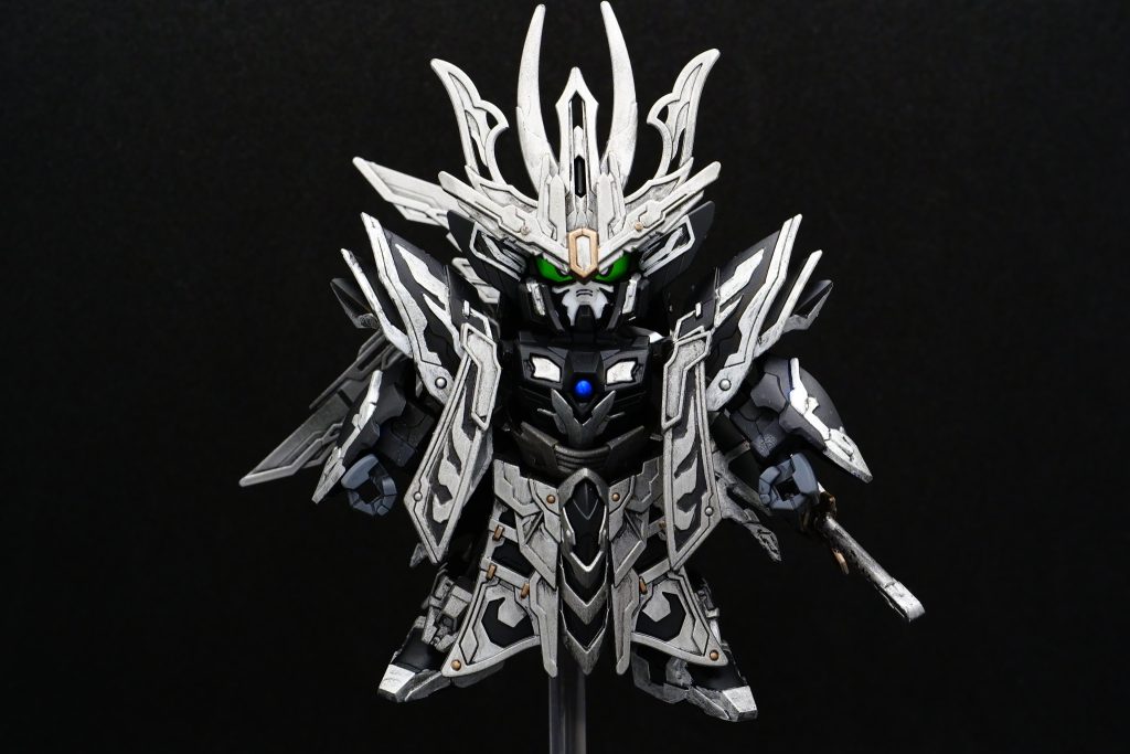 正面から。こう見ると小栗さんに似ているような気がしないでもない。