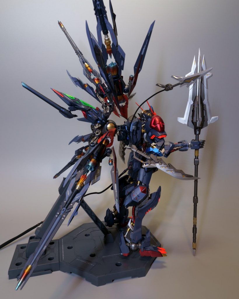 腕にMSGヘビーウェポンユニット20アギトを取り付けています。