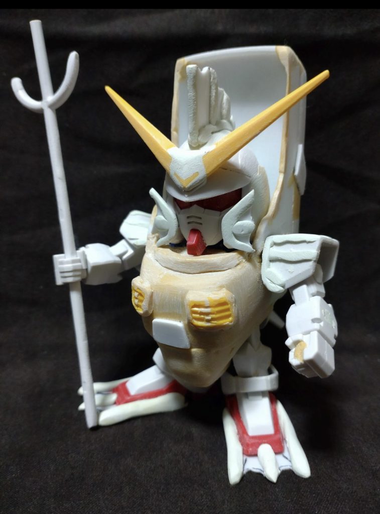 制作途中です。このあと肩アーマーをボリュームアップしました。マーメイドトライデントはランナーのCの部分を使いました。