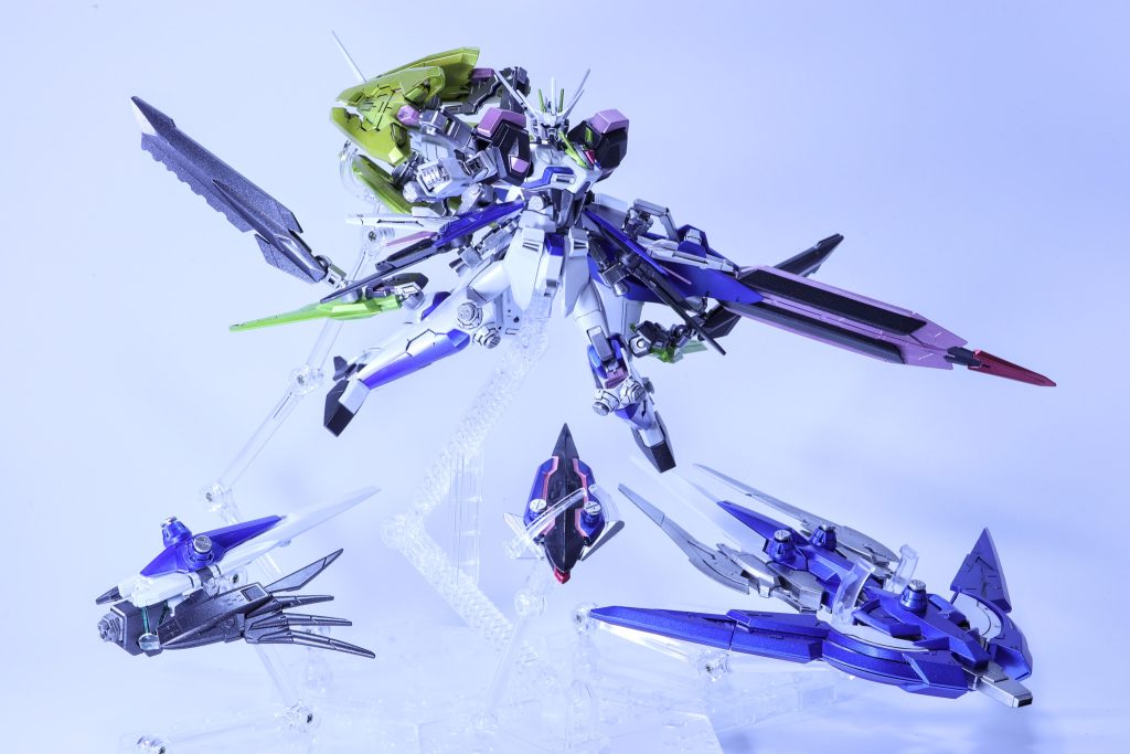 〜概要〜機体名「PIT-XF02A/S ストライクFⅡ-S リミットブレイク」　構想としては「ストライクFⅡとフォートレスのみでは任務達成は困難と考えた専任パイロットが上層部へ上申し、ストライクF開発時に凍結され御蔵入りになっていたストライカーパックを装備した姿」というものになります。　リミットブレイクはその名の通り「限界を打ち砕く者」を意味します。
