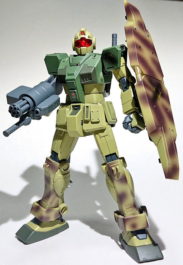 地上型(特に密林など)をイメージして作ったのでシールドと脛パーツ､アンクルアーマーには部分的に迷彩風塗装をしてます～