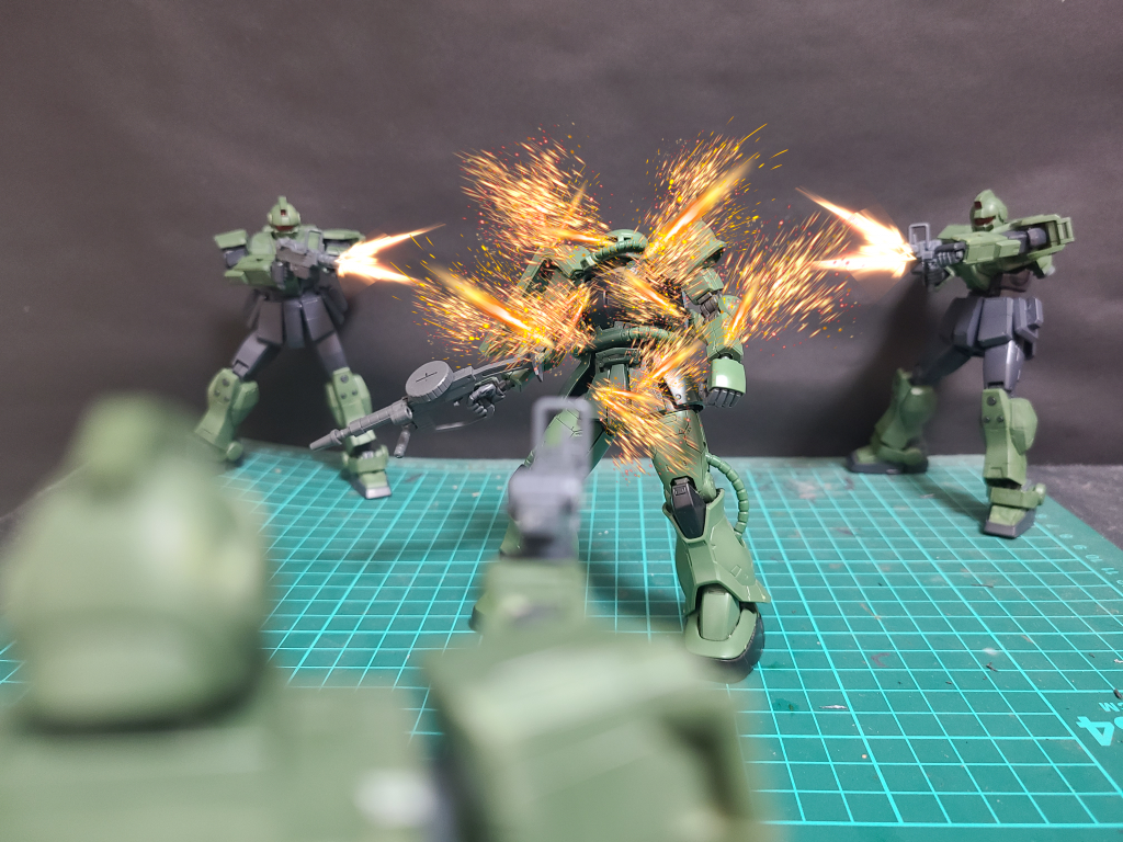 VH兵「ヒュー!ハッハッハー!!蜂の巣だぜぇ!」VH兵「ギャハハハ!!こりゃひでーな!」