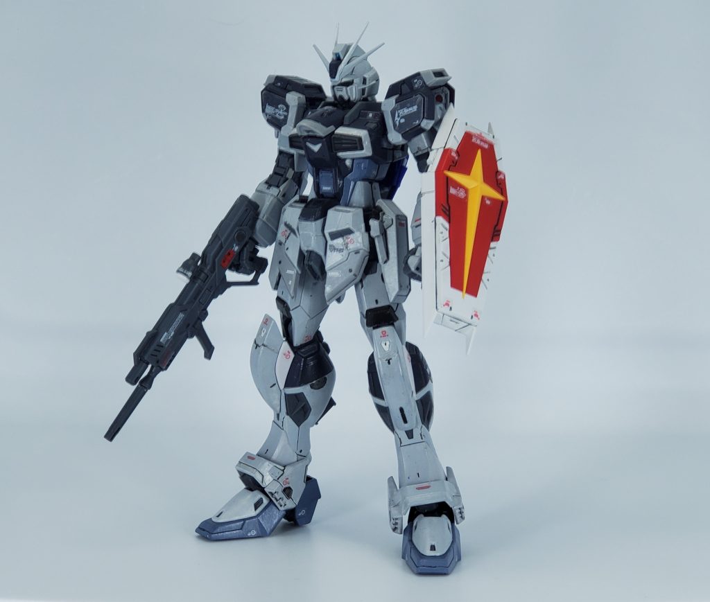 フロントビュー塗装後付属のリアリスティックデカールを貼り付け、半光沢クリアースプレーでフィニッシュしています。