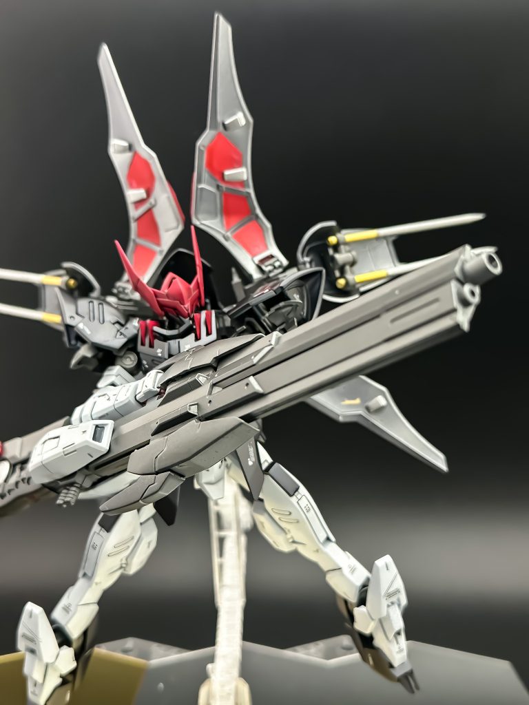 ローブ展開状態でも。こうすると首が横向けるのでより様になります。