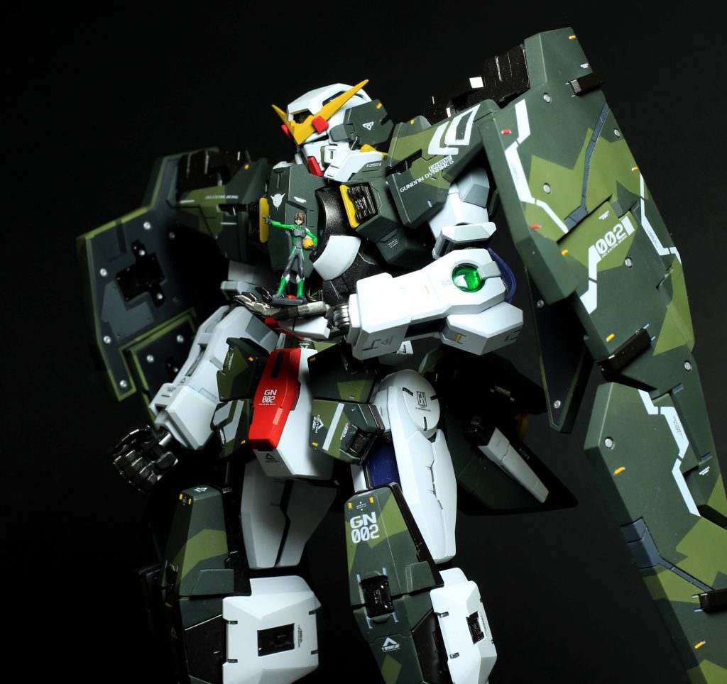 【パイロット】せっかくキットに付属しているのだから…とパイロットも塗ってみました。キットに添えるとMSの巨大感が強調されてよいアクセントになるなぁと思います。