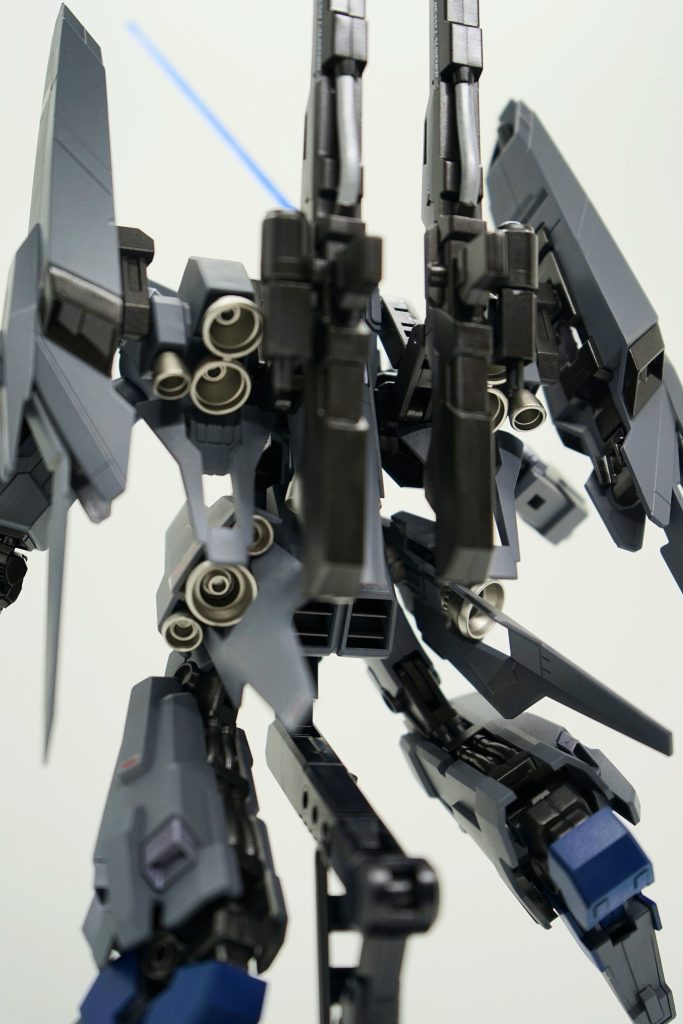 飛び立つ直前的な。様々なキットからデカールを拝借して貼り付けています。もっとたくさん貼ろうか迷いましたが、うるさくなりそうなので止めておきました。