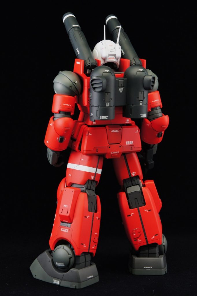 バックショット。関節部分がかなりシンプルなので、ディテール追加しています。