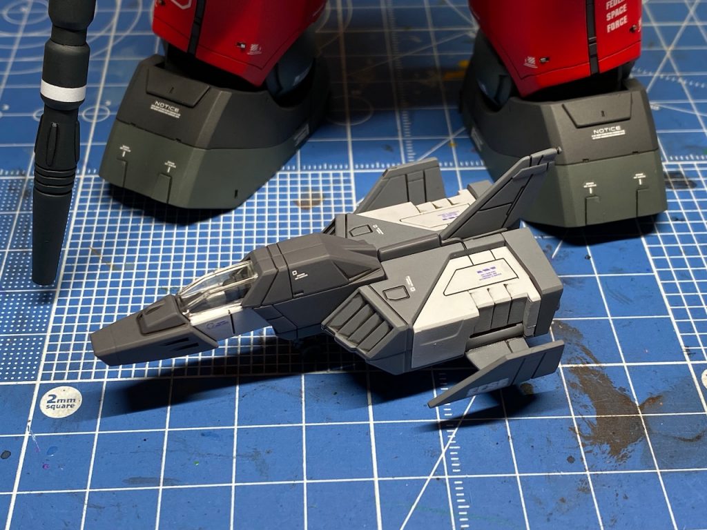 おまけ:コアファイターはロービジカラーで塗ってみました。