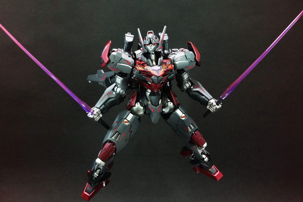 ビームサーベル二刀流。　ダークサイドのイメージが出せたでしょうか？