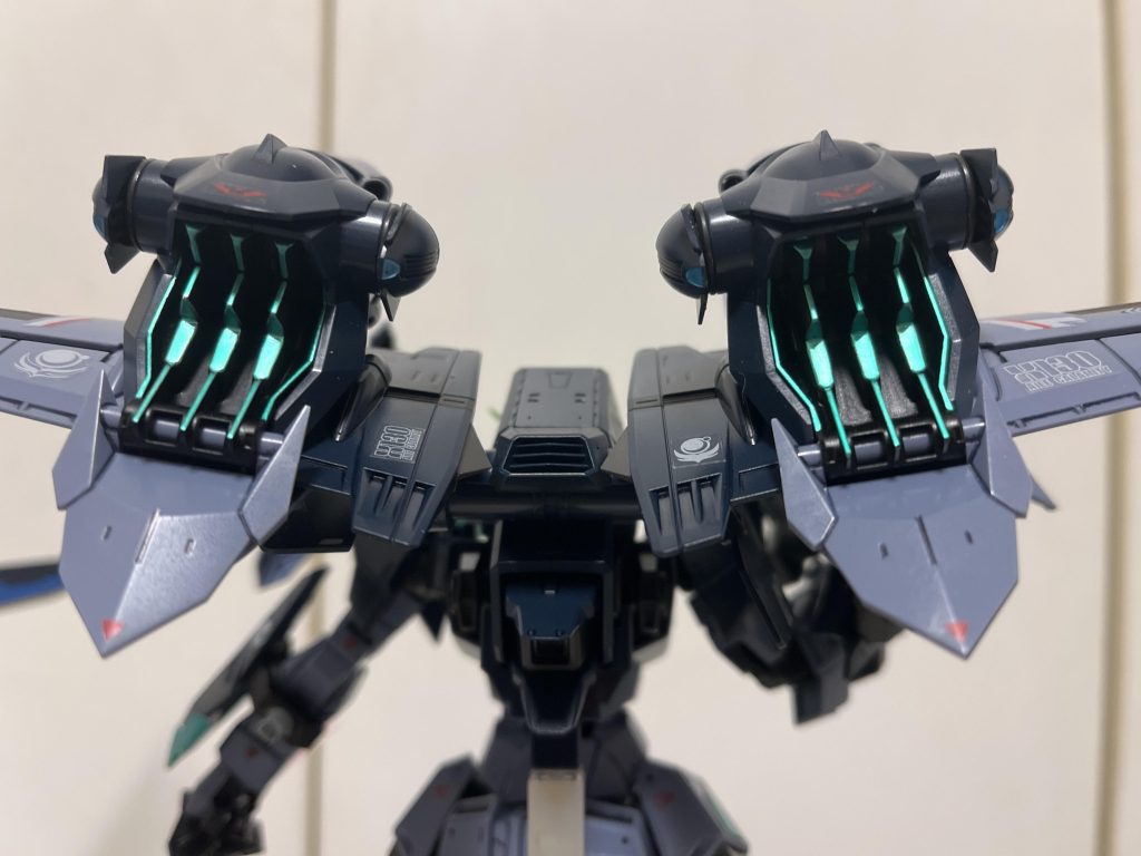 エール部のメインスラスターと思われる箇所は黒スプレーしてからメタグリーンです。割と綺麗に出来たお気に入り箇所だったりします。