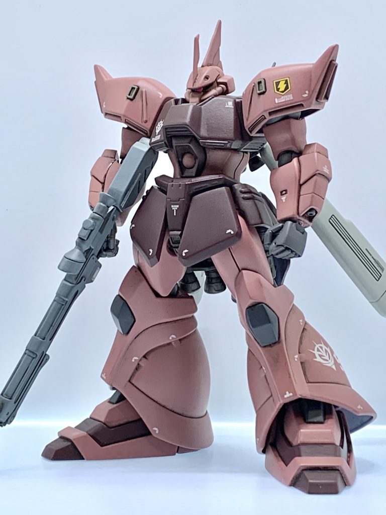 下半身をどっしりむっちり決めて、S字立ちが自然になるよう関節位置を調整してます。