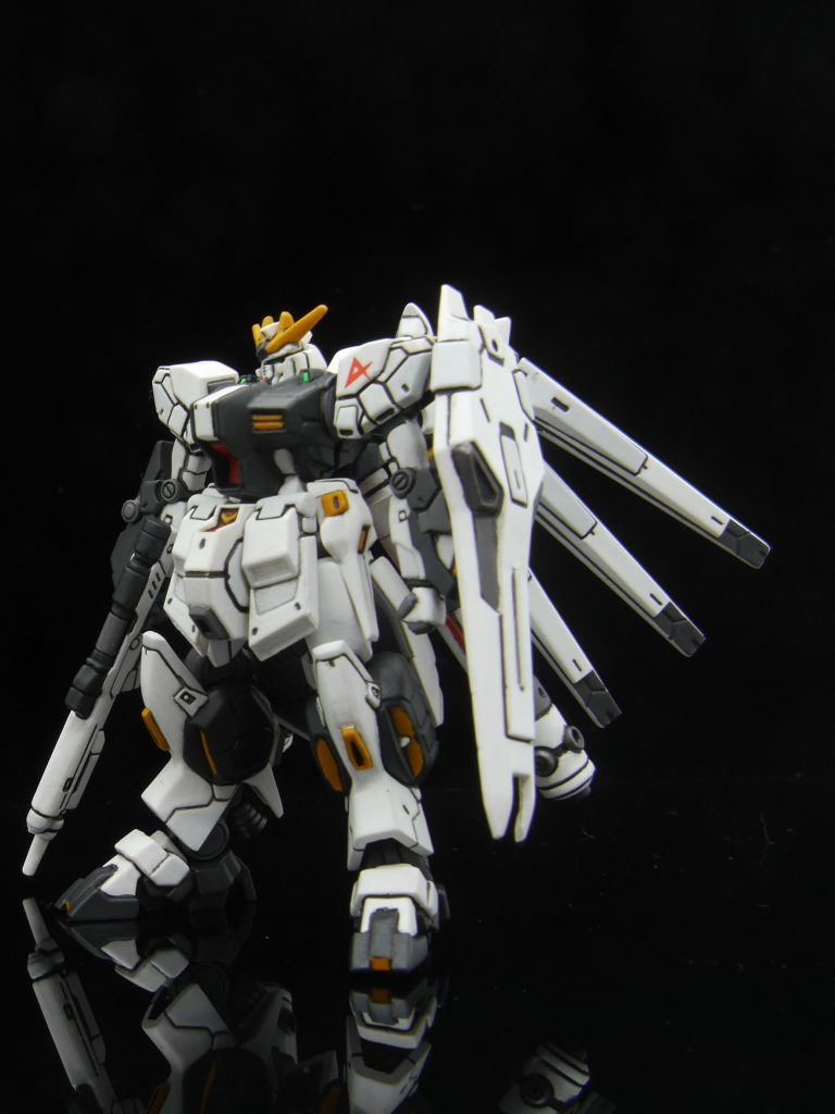 GUNDAM ARTIFACT Hi-νガンダム Ver.νガンダムカラー–3枚目/制作者:佐々木 一