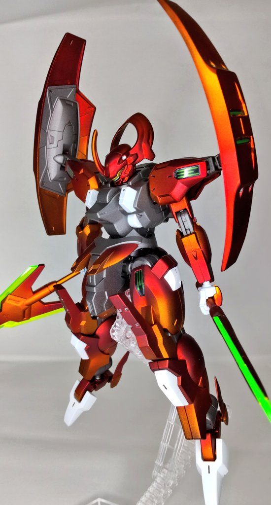 メインカラーは黒サフ→スターブライトシルバー→クリアオレンジ→クリアレッド→つや消しで塗装しました。  